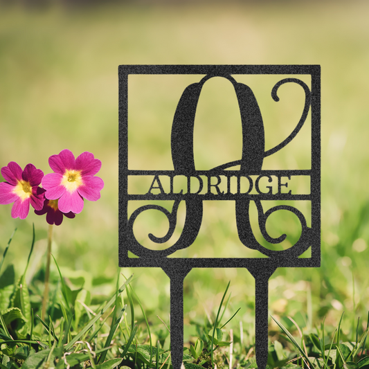 Garden Stakes Family Monogram - Outdoor Metal Sign